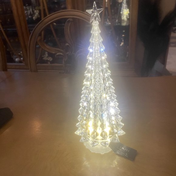 Tahari Home LED Lighted Christmas Tree. - Picture 4 of 4